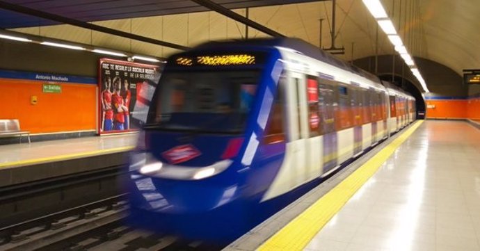 Sindicatos de Metro de Madrid denuncian que siete personas agreden a un maquinista en la estación de Peñagrande