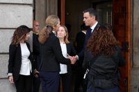 La Infanta Elena se acerca a la capilla ardiente de Rubalcaba para dar el pésame