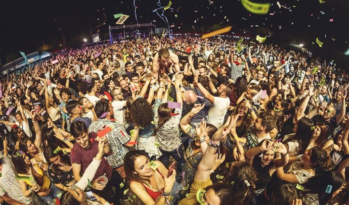 Más de 16.000 personas asisten a la primera jornada del Mallorca Live Festival