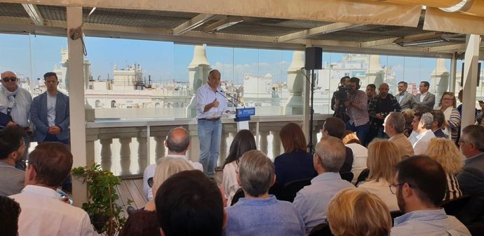 26M.- González Pons, A Casado: "No Hay Que Hacer Más Cambio De Rumbo Que Volver A Mirarnos A Nosotros Mismos"