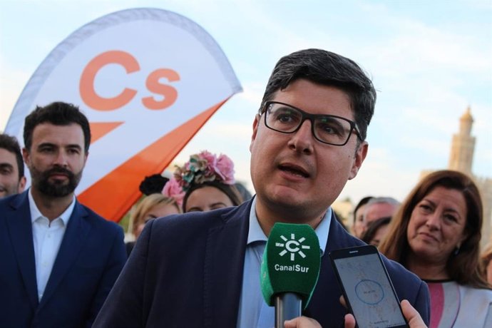 Sevilla.-26M.-Pimentel (Cs) celebra la Feria "espléndida" y pide movilizarse "a partir de ahora por el cambio"