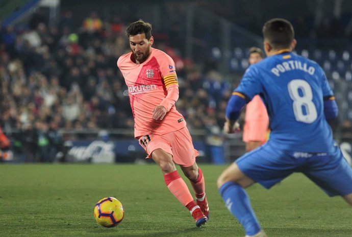 Soccer: La Liga - Getafe v FC Barcelona