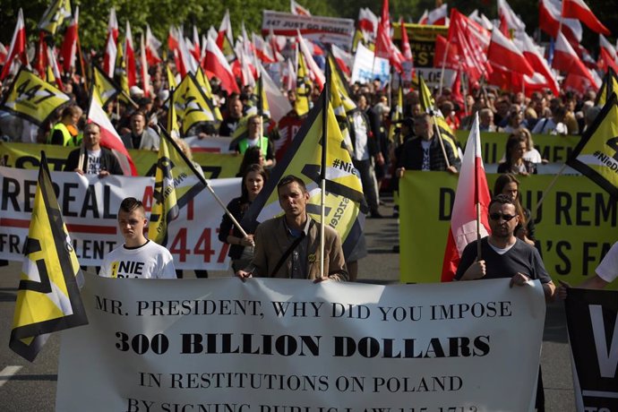 Polonia.- La ultraderecha polaca protesta por la restitución de bienes a judíos