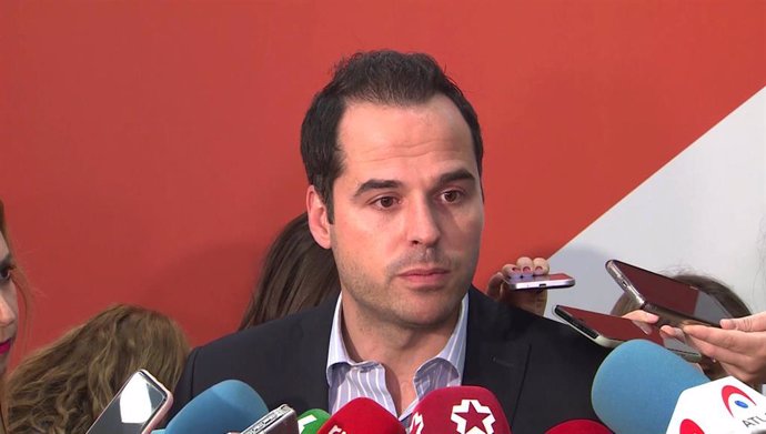 VÍDEO: Aguado dice que no tiene problema en debatir con Errejón y confrontar su proyecto que quiere "freír a impuestos"