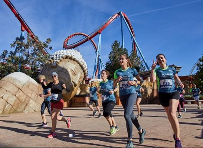 Unos 2.200 corredores participan en la carrera solidaria Fun Run de Fundació PortAventura