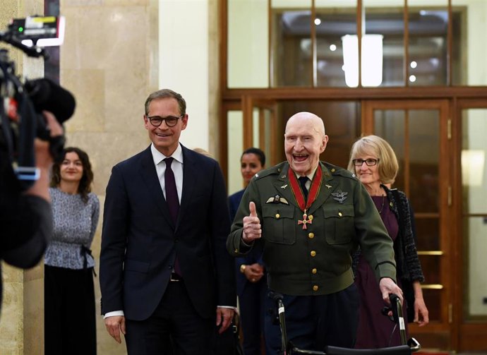 Alemania.- Berlín conmemora el puente aéreo aliado 70 años después del bloqueo soviético