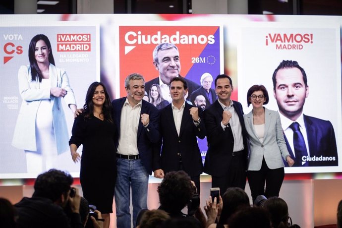 España.- Rivera ofrece a Cs como la "resistencia" en municipios y comunidades frente al Gobierno de Sánchez e Iglesias