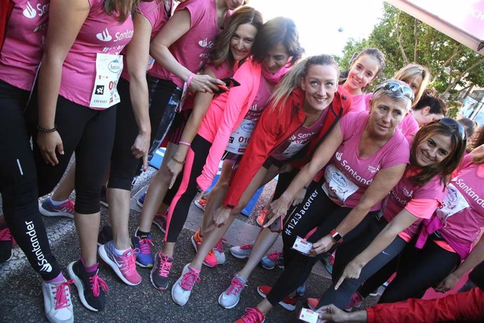 Natación.- Mireia Belmonte se une a la 'marea rosa' de la Carrera de la Mujer de Madrid