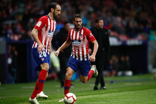 Soccer: La Liga - Atletico de Madrid v Valencia