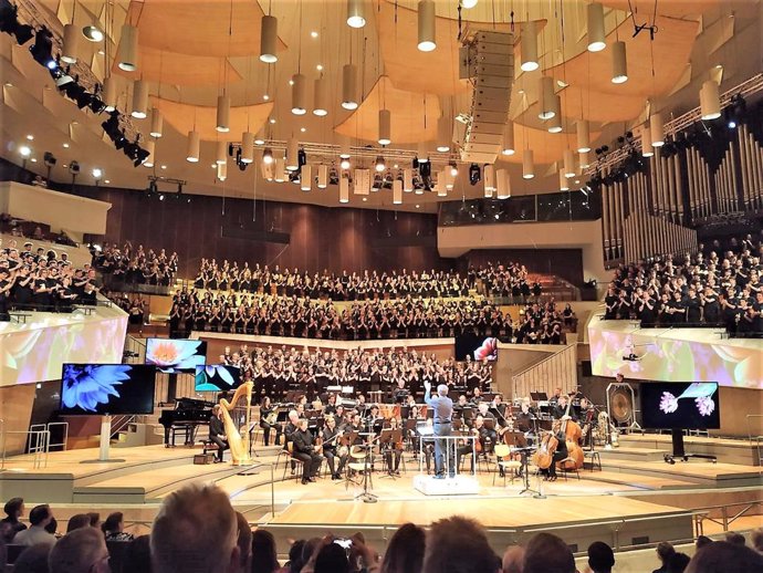 El cor de noies de l'Orfeó Catal debuta en la Berliner Philharmonie amb un "cant a la vida"
