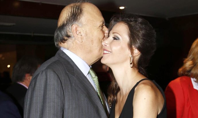 ESTHER DOÑA Y CARLOS FALCÓ