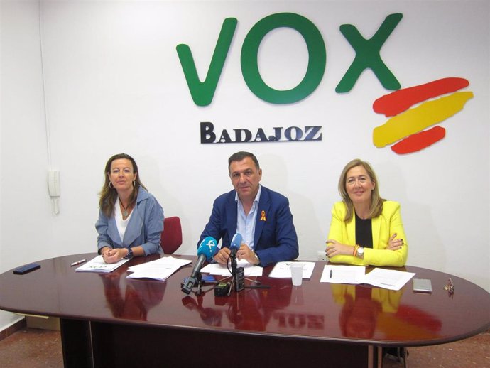 AV.- 26M.- Morales destaca una "agresiva" rebaja fiscal como la medida estrella del programa de VOX en Extremadura