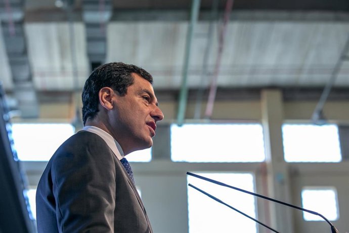  Juanma Moreno, pronuncia una conferencia en el Foro ABC