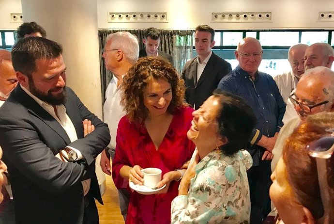 26M.- Montero Dice Que La Propuesta De Bajada De Impuestos De Rivera (Cs) Es "Un Anuncio Vacío Y Sin Contenido"