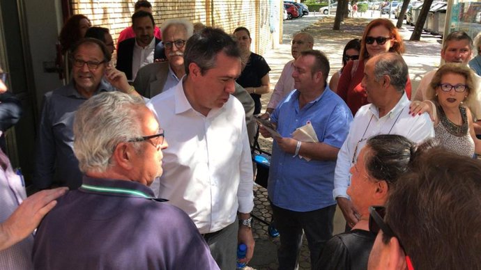 Sevilla.-26M.-Espadas anuncia 18 millones para colegios los dos primeros años y ampliar la red de itinerarios escolares