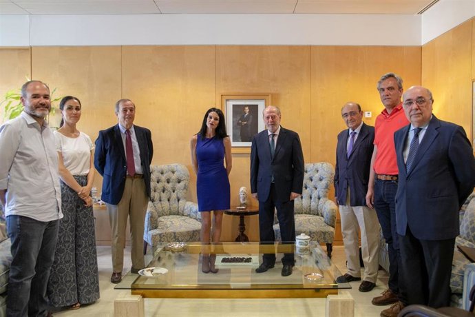 Sevilla.- Proyectan en Huévar dos plantas fotovoltaicas a iniciar en 2020 con una inversión de 50 millones y 200 empleos