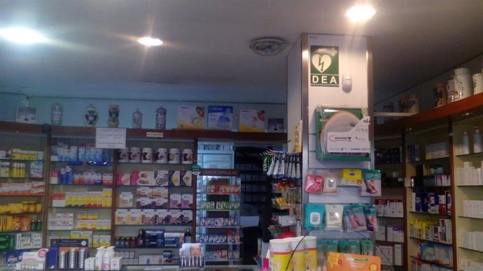 Farmacia de Badalona con desfibrilador