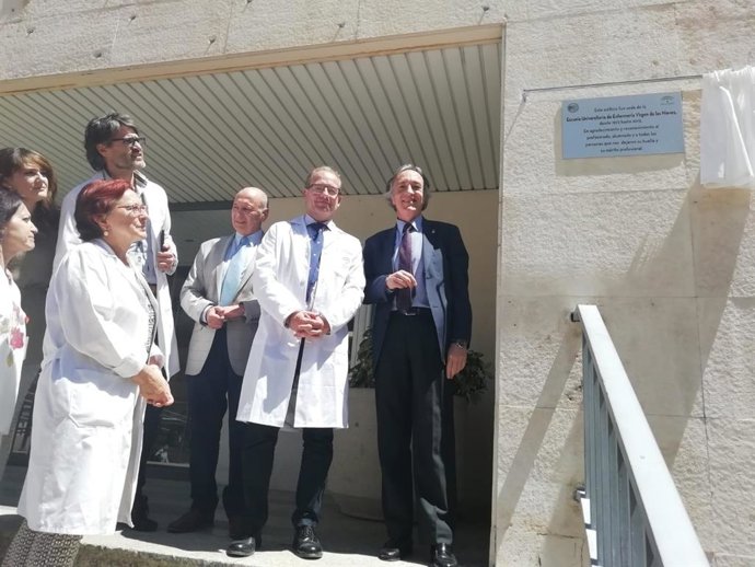 Granada.- El Hospital Virgen de las Nieves celebra el Día de la Enfermería con la instalación de una placa conmemorativa