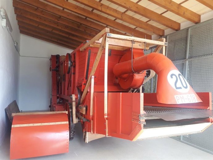 Traslladen a Manacor la batedora Ruston & Hornsby després de ser restaurarada durant vuit mesos