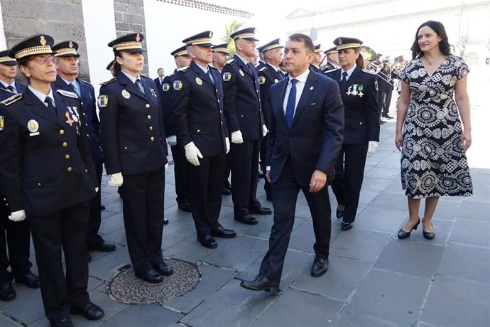 Bermúdez destaca la "competencia y dedicación" de la Policía Local de Santa Cruz de Tenerife