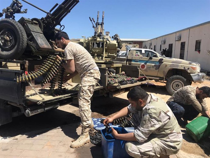 Libia.- EAU, aliado de Haftar, asegura que Trípoli está controlado por "milicias extremistas"