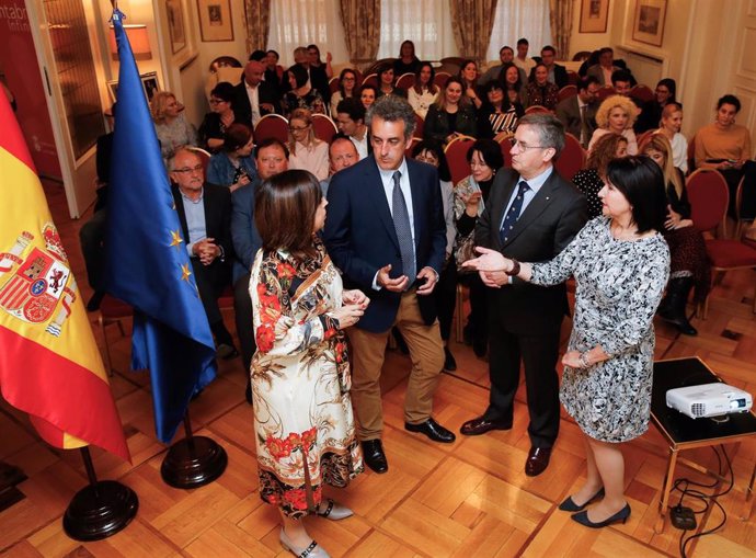 Cantabria se promociona en Bucarest como "muestrario de España" con el valor añadido de la "diferencia"