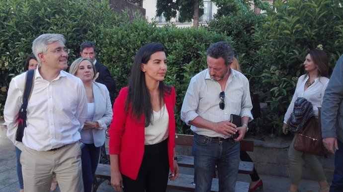 ++eptv: Vox propone subir el sueldo a sanitarios y docentes con los 4.000 millones que se gasta Madrid en "chiringuitos"