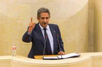 El Gobierno va a "negociar hoy, mañana y pasado" para evitar la huelga en Sanidad