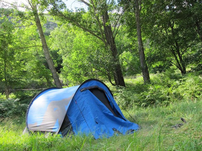 Tienda De Campaña, Montaña, Acampada