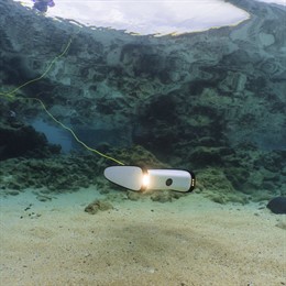 El servicio de vigilancia de posidonia empieza su tercera temporada, incorporando un robot submarino