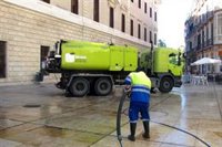 Detienen a un hombre que amenazó con un cuchillo a empleados de limpieza de Málaga porque no le dejaban dormir