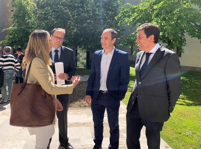 CyL alcanza la 100.000 personas con prestación concedidas por el sistema de dependencia, un 60% más que hace cuatro años