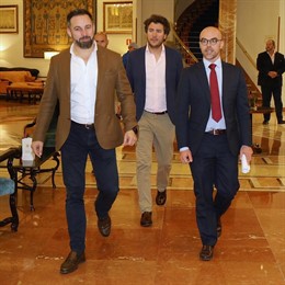 Vox no suspende su campaña ni irá a la capilla ardiente porque no ha tenido ningún contacto con Rubalcaba 