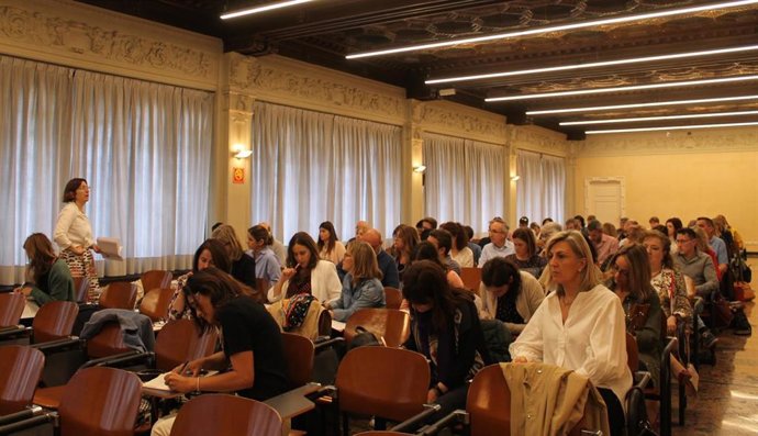 Zaragoza.- Más de 60 personas asisten a un curso sobre empleo público en la administración local impartido por la DPZ