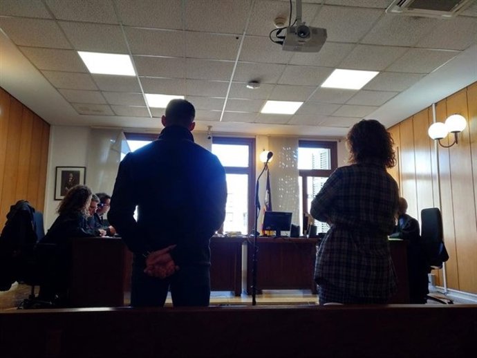 Un opositor admite haber copiado en el examen para ser bombero de Mallorca