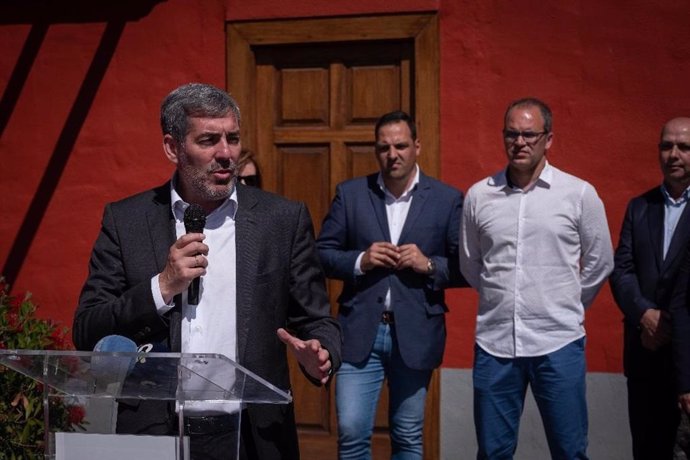 AMPL.- 26M.- Clavijo dice que CC ofrece un Gobierno "fuerte" frente a otro "sumiso y complaciente" de PSOE y Podemos