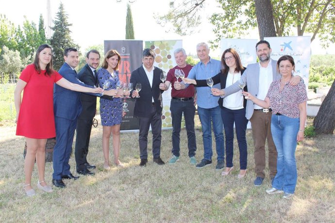 Córdoba.- Turismo.- Obra Social la Caixa y Ruta Montilla-Moriles acercan los Patios de Bodega a colectivos vulnerables