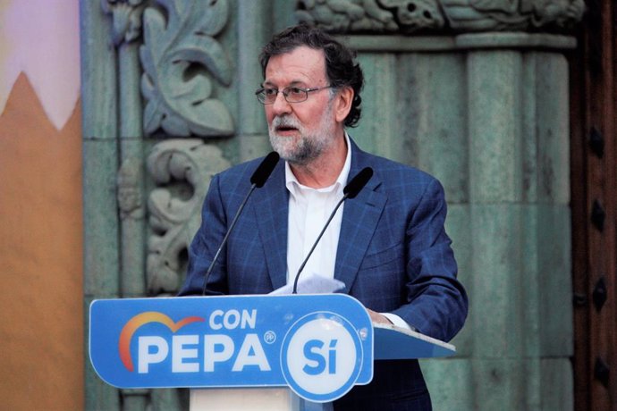26M.- Rajoy defiende que el PP "no es un invento de un cuarto de hora" sino al que llaman para "resolver los problemas"