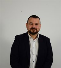 Amores (PSOE) aboga por conseguir un Ayuntamiento "con puertas de cristal" en La Roda