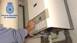 Policía Nacional advierte de una nueva oleada de estafas con la falsa revisión del gas o eléctrica a mayores