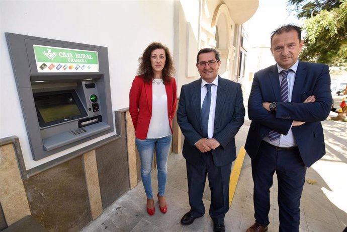Granada.- Calicasas estrena cajero automático después de tres años sin servicios bancarios