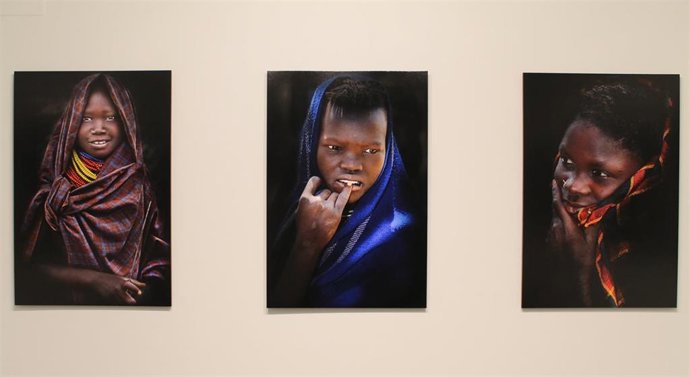 Zaragoza.- La DPZ expone en la sala 4 Espacio la muestra fotográfica de Eduardo Forcada 'Amaisan-Sonrisas africanas'