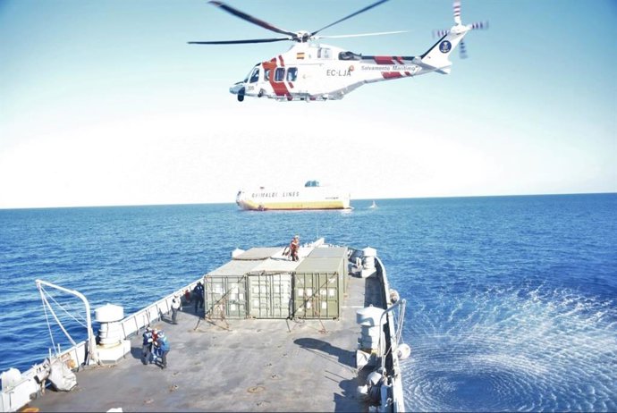 AMP.- Successos.- L'incendi del buc 'Gran Europa' est "prcticament extingit"