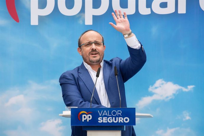 28A.- Fernández (PP) asegura que Casado llega para recuperar "la España y la Cataluña de todos"
