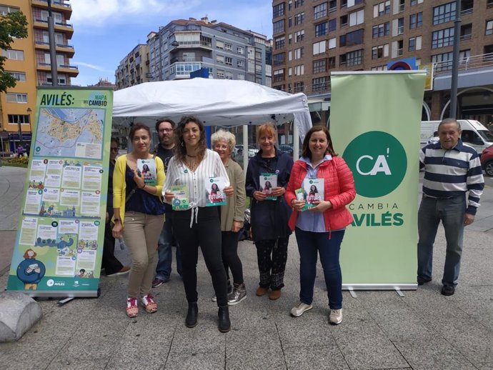26M-M.- Avilés.- Tania González (CA): "Hemos Ensobrado 36.000 Papeletas A Mano, Porque Dependemos De Nuestro Esfuerzo"
