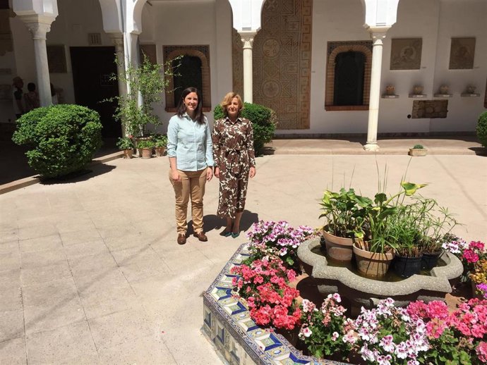 Córdoba.- La directora general de Innovación y Museos de la Junta visita Patios de Cultura en el Museo Arqueológico