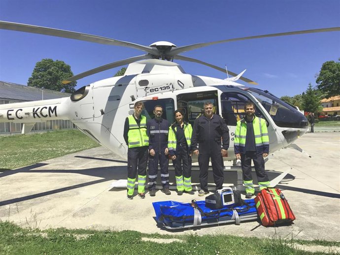 El Gobierno foral refuerza la capacidad de intervención del helicóptero medicalizado con la formación de nuevos equipos