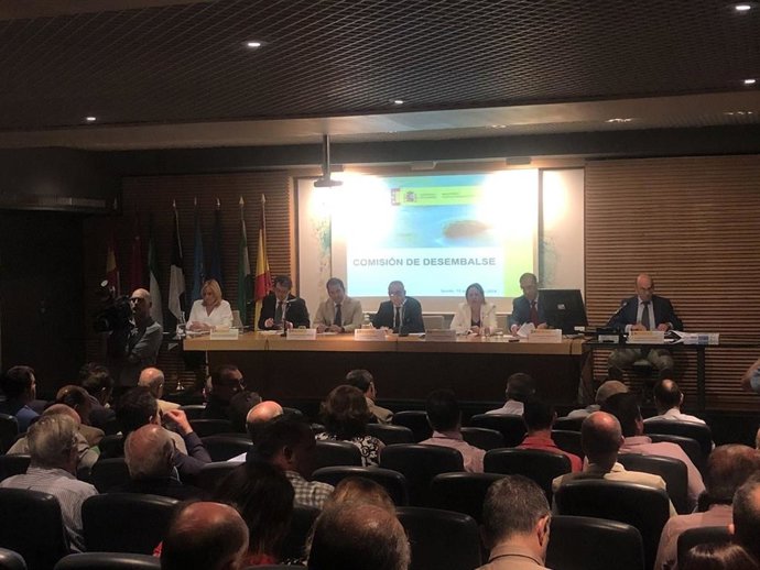 La CHG acuerda con los regantes un aumento en la dotación de agua de hasta 5.400 metros cúbicos por hectárea