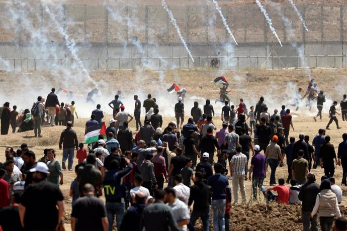 O.Próximo.- Enfrentamientos entre fuerzas israelíes y manifestantes palestinos cerca de Gaza por el Día de la Nakba