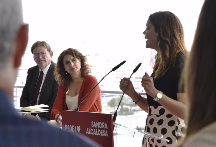 Valencia.- La ministra de Hacienda se compromete a "dar viabilidad" a La Marina y que el Gobierno asuma la deuda